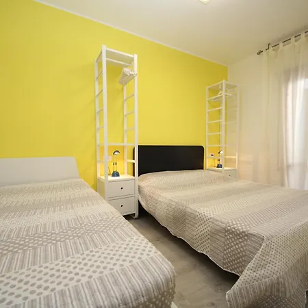 Sporting Con Piscina Apartment *